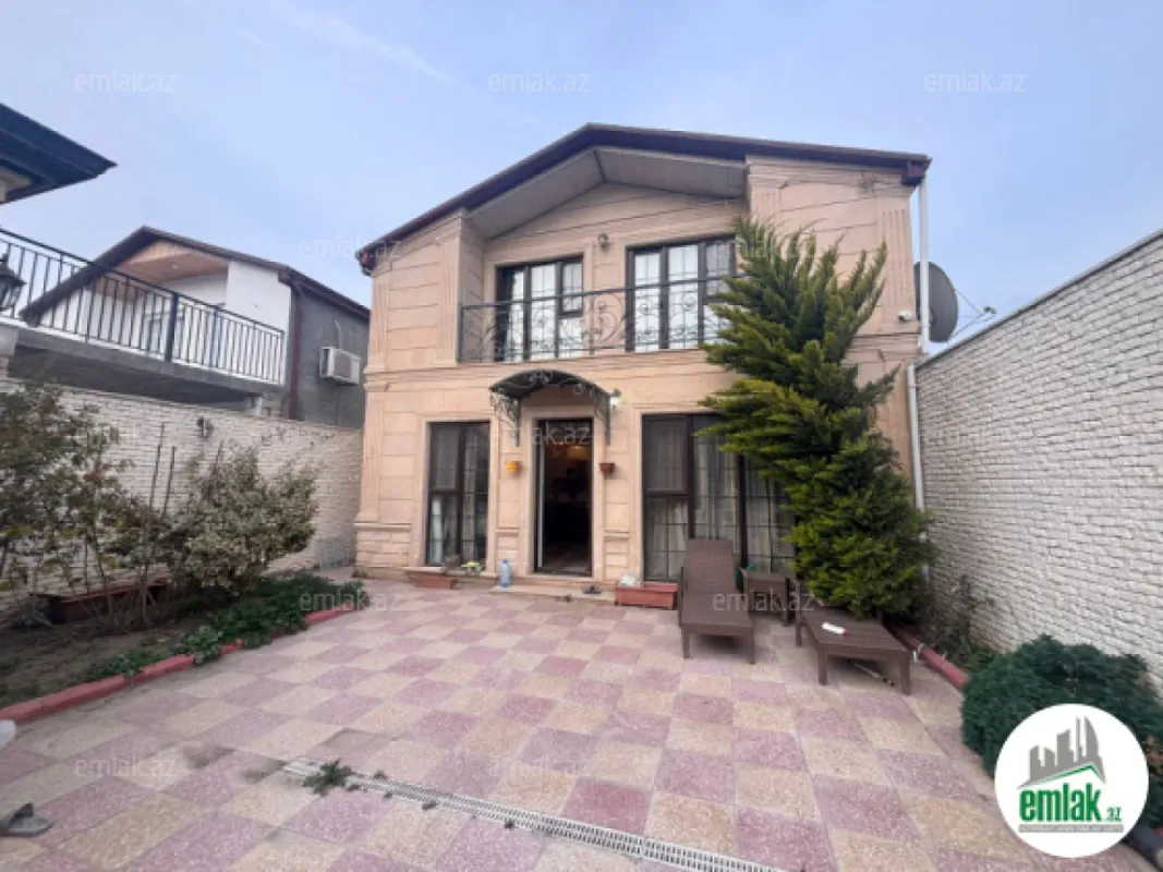 Satılır 5 otaqlı mənzil 200 m²