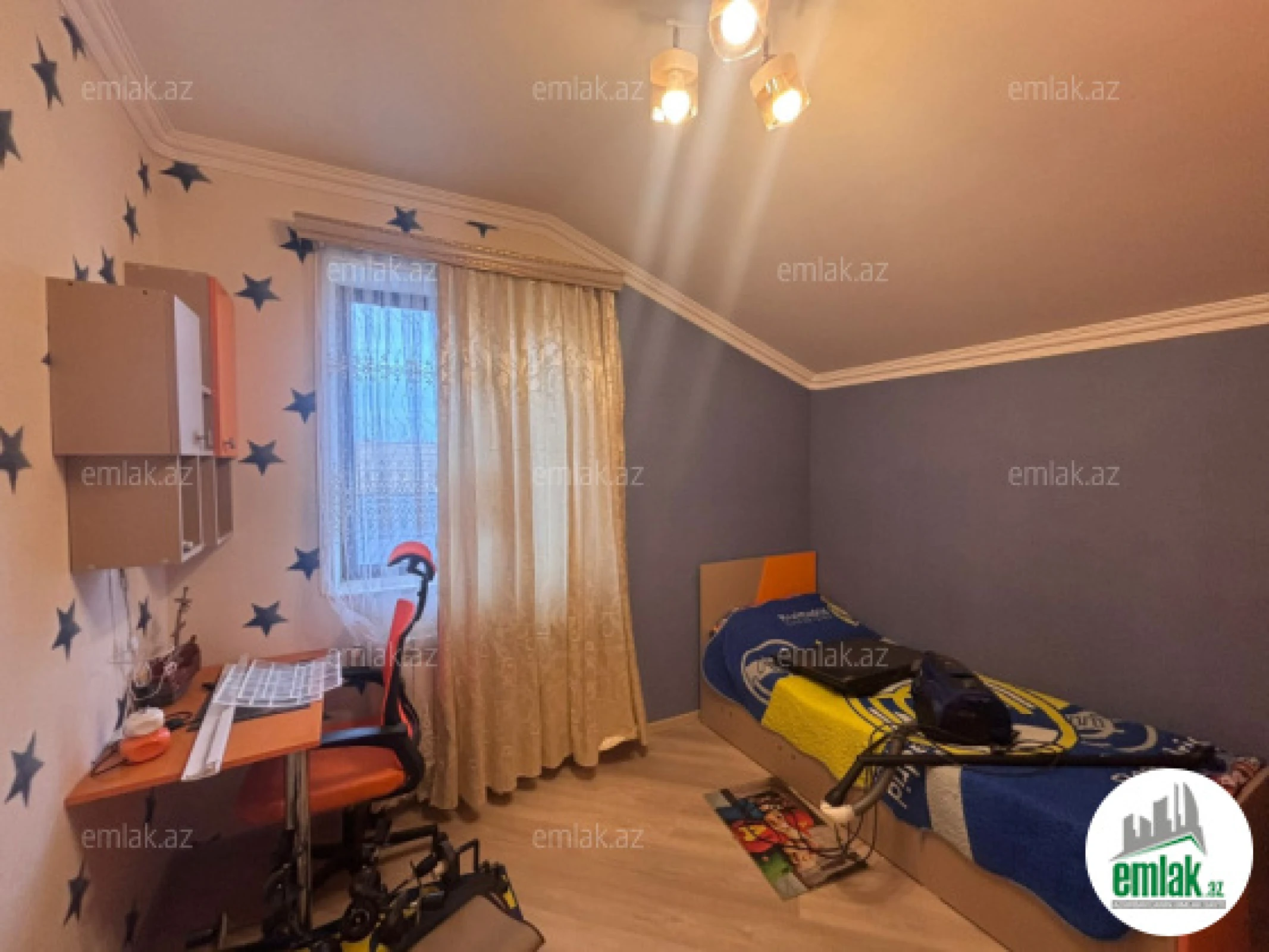 Satılır 5 otaqlı mənzil 200 m²