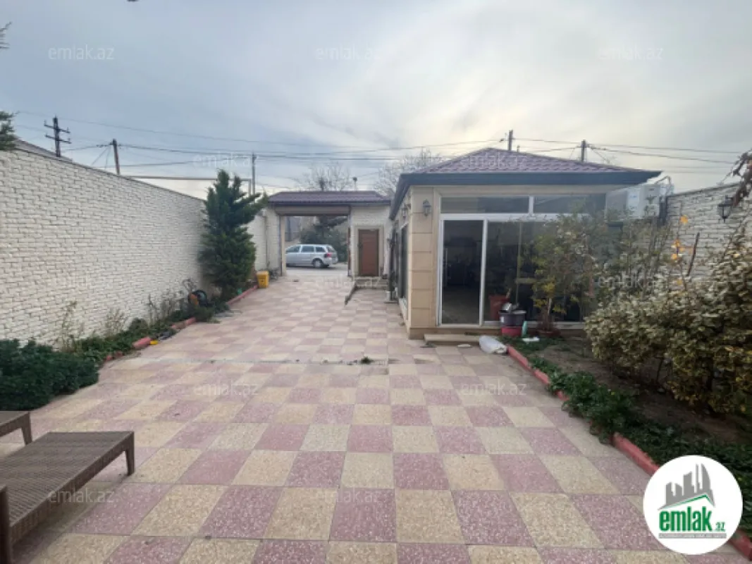 Satılır 5 otaqlı mənzil 200 m²
