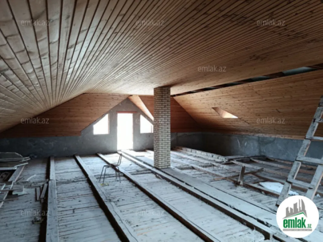 Satılır 4 otaqlı mənzil 390 m²