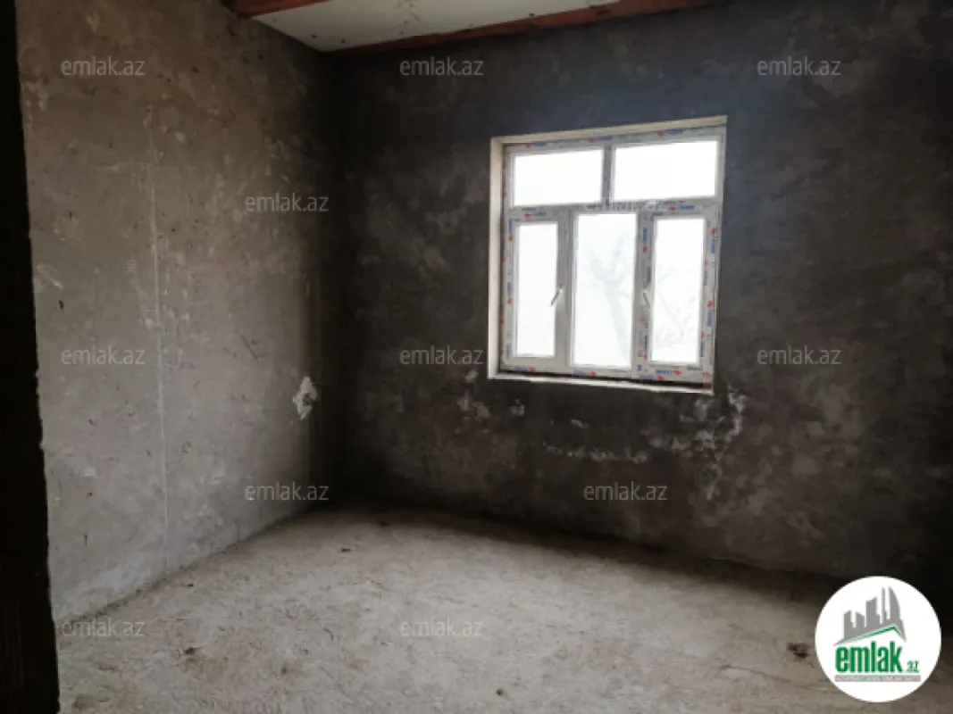 Satılır 4 otaqlı mənzil 390 m²