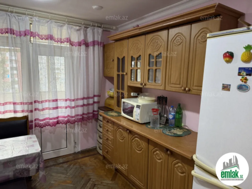 Satılır 3 otaqlı köhnə tikili 66 m²