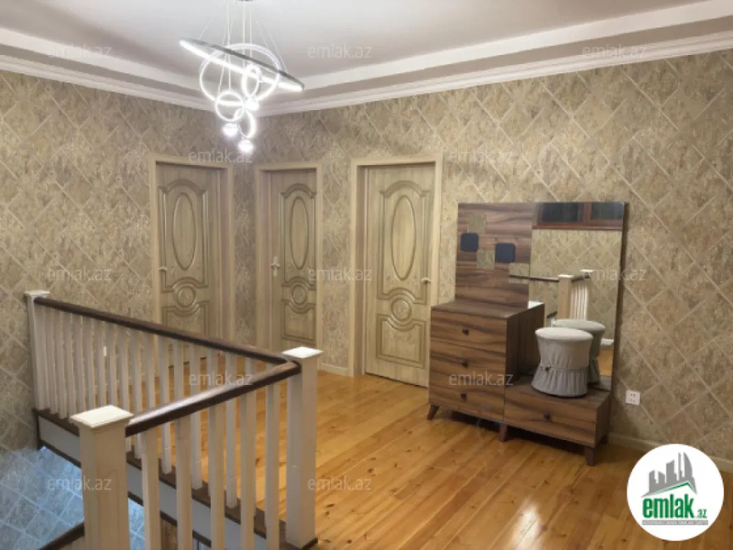 Satılır 5 otaqlı həyət evi 165 m²