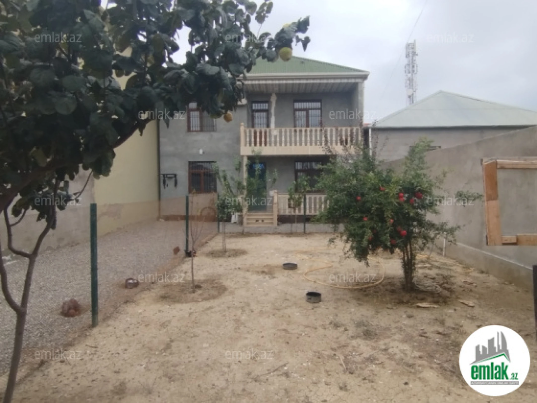 Satılır 5 otaqlı həyət evi 165 m²