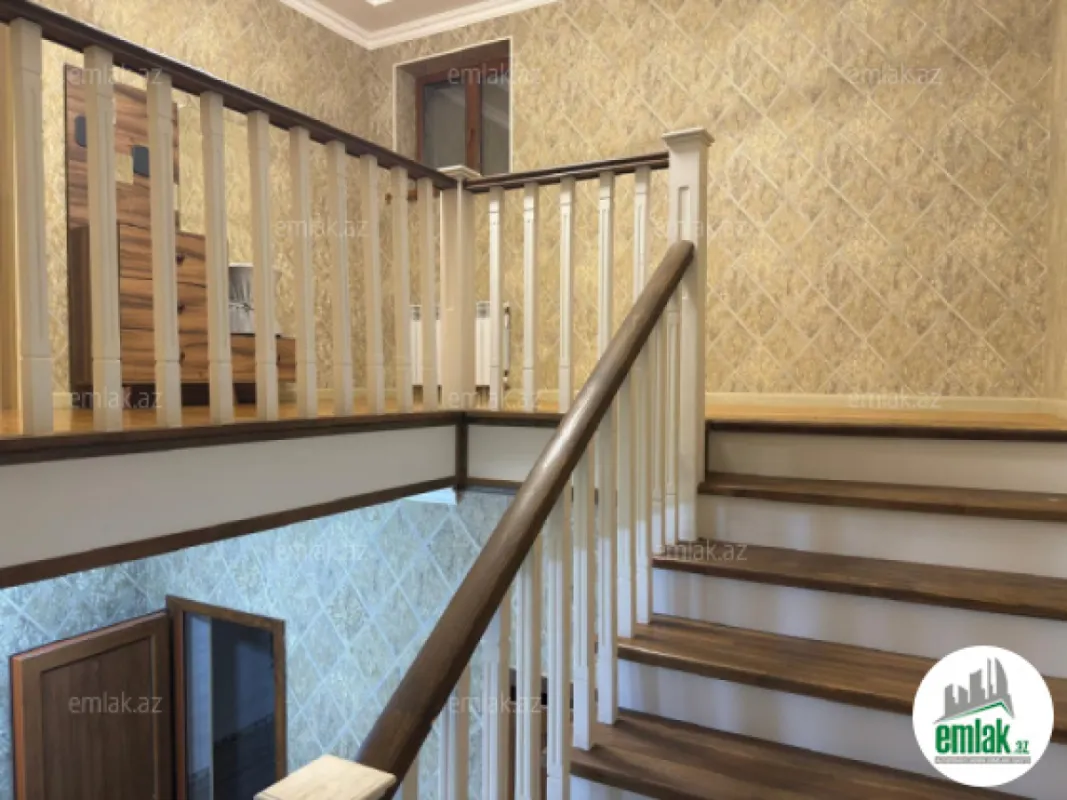 Satılır 5 otaqlı həyət evi 165 m²