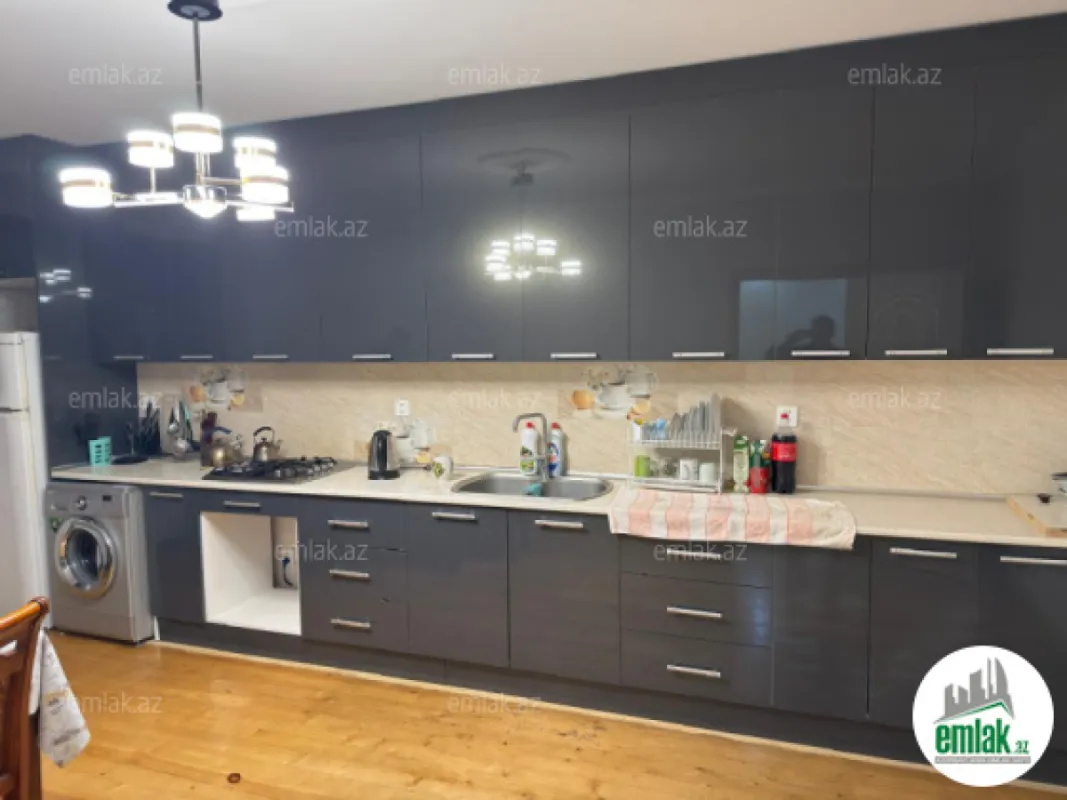 Satılır 5 otaqlı həyət evi 165 m²