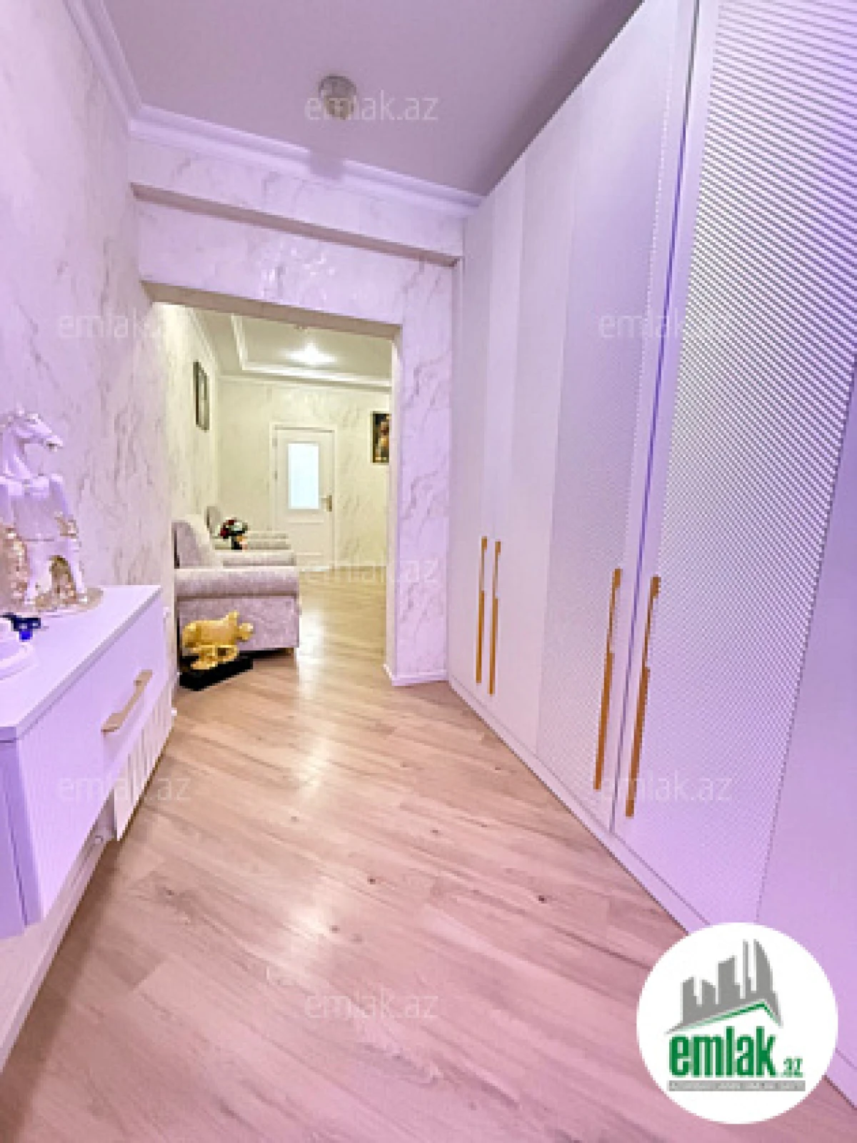 Satılır 3 otaqlı yeni tikili 130 m²