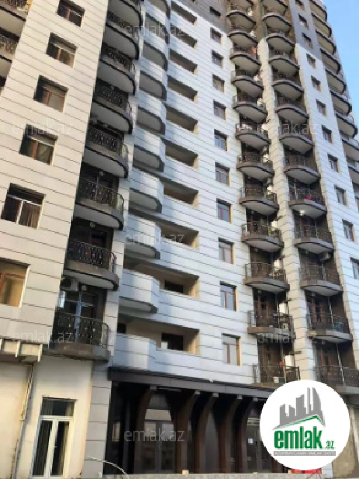 Satılır 3 otaqlı yeni tikili 100 m²