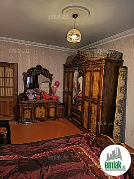 Satılır 4 otaqlı köhnə tikili 100 m²