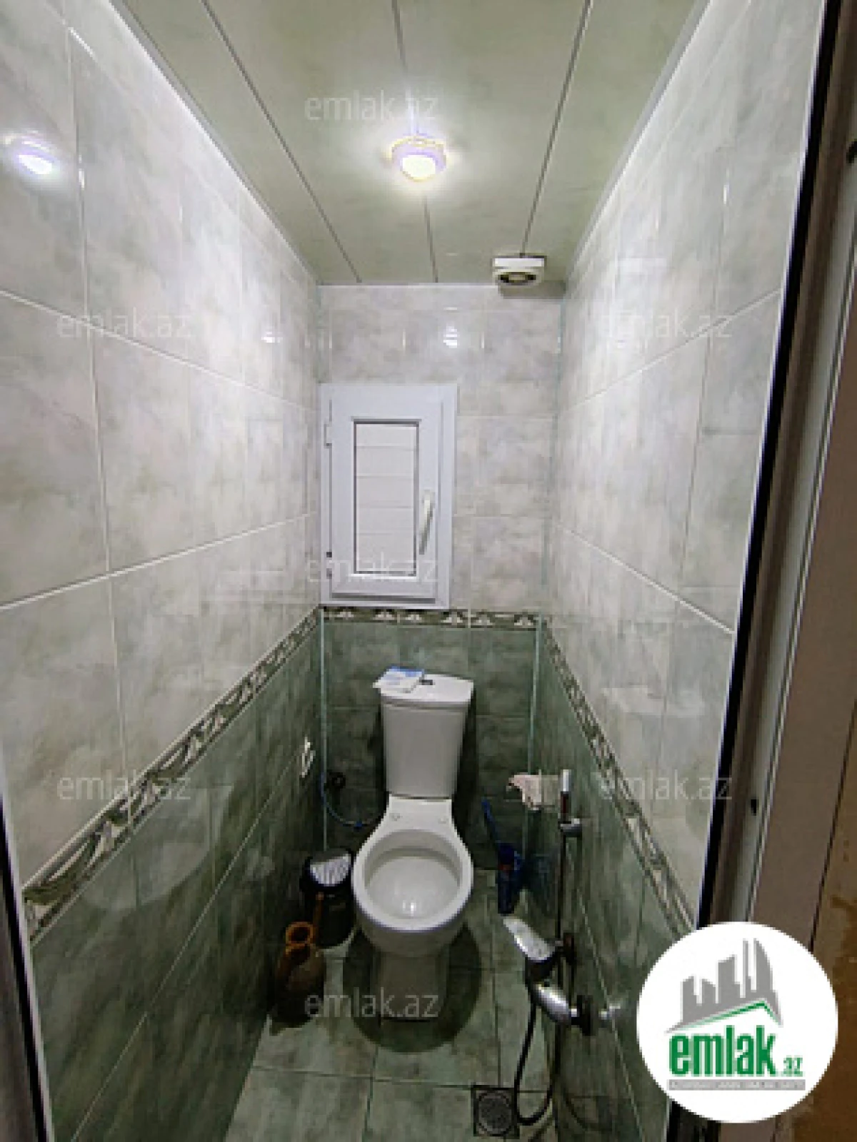 Satılır 4 otaqlı köhnə tikili 100 m²