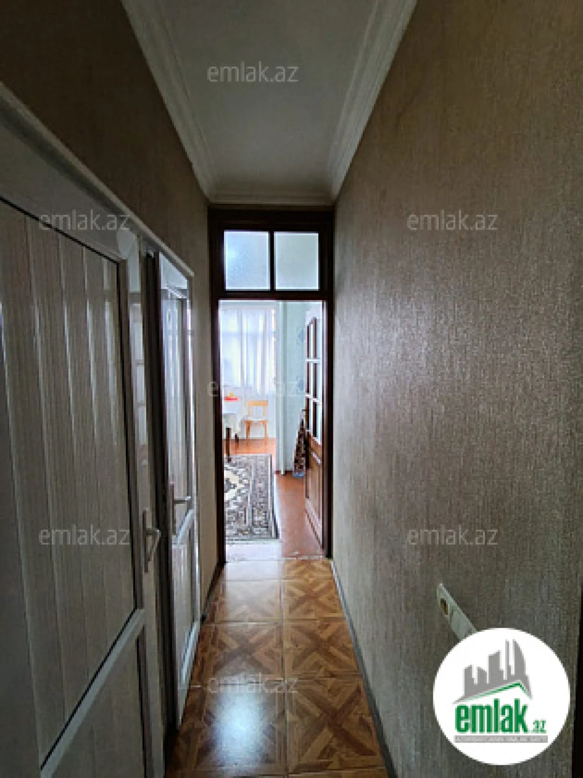 Satılır 4 otaqlı köhnə tikili 100 m²