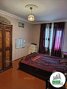 Satılır 4 otaqlı köhnə tikili 100 m²