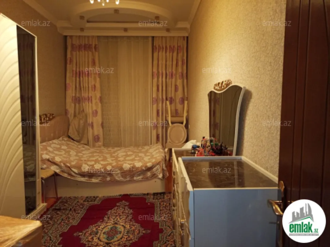 Satılır 3 otaqlı köhnə tikili 70 m²