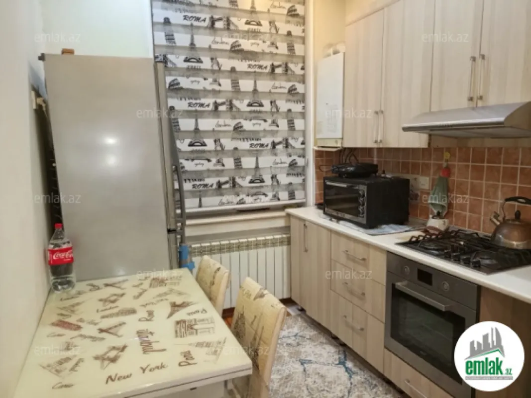 Satılır 3 otaqlı köhnə tikili 70 m²
