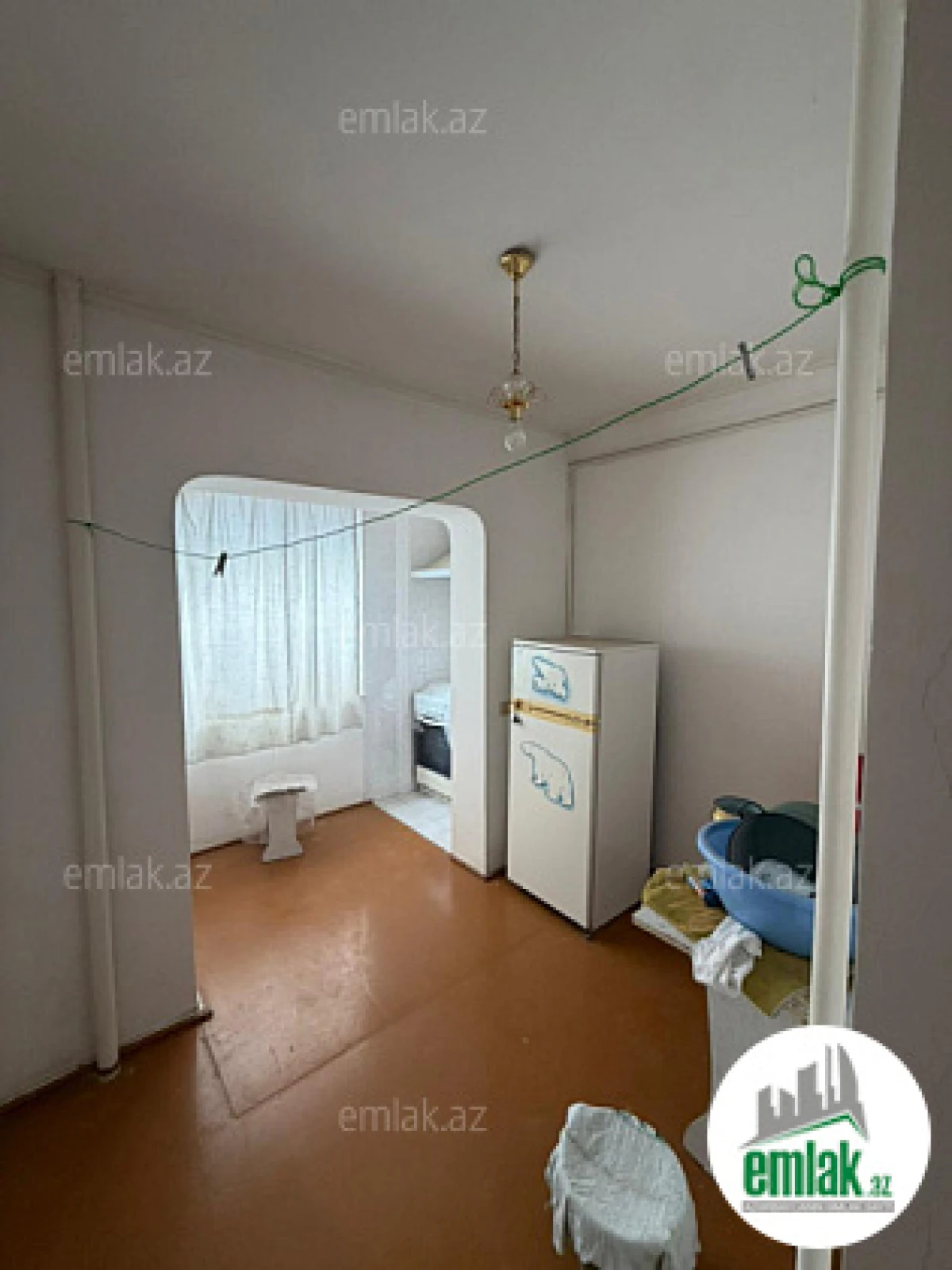 Satılır 4 otaqlı köhnə tikili 100 m²