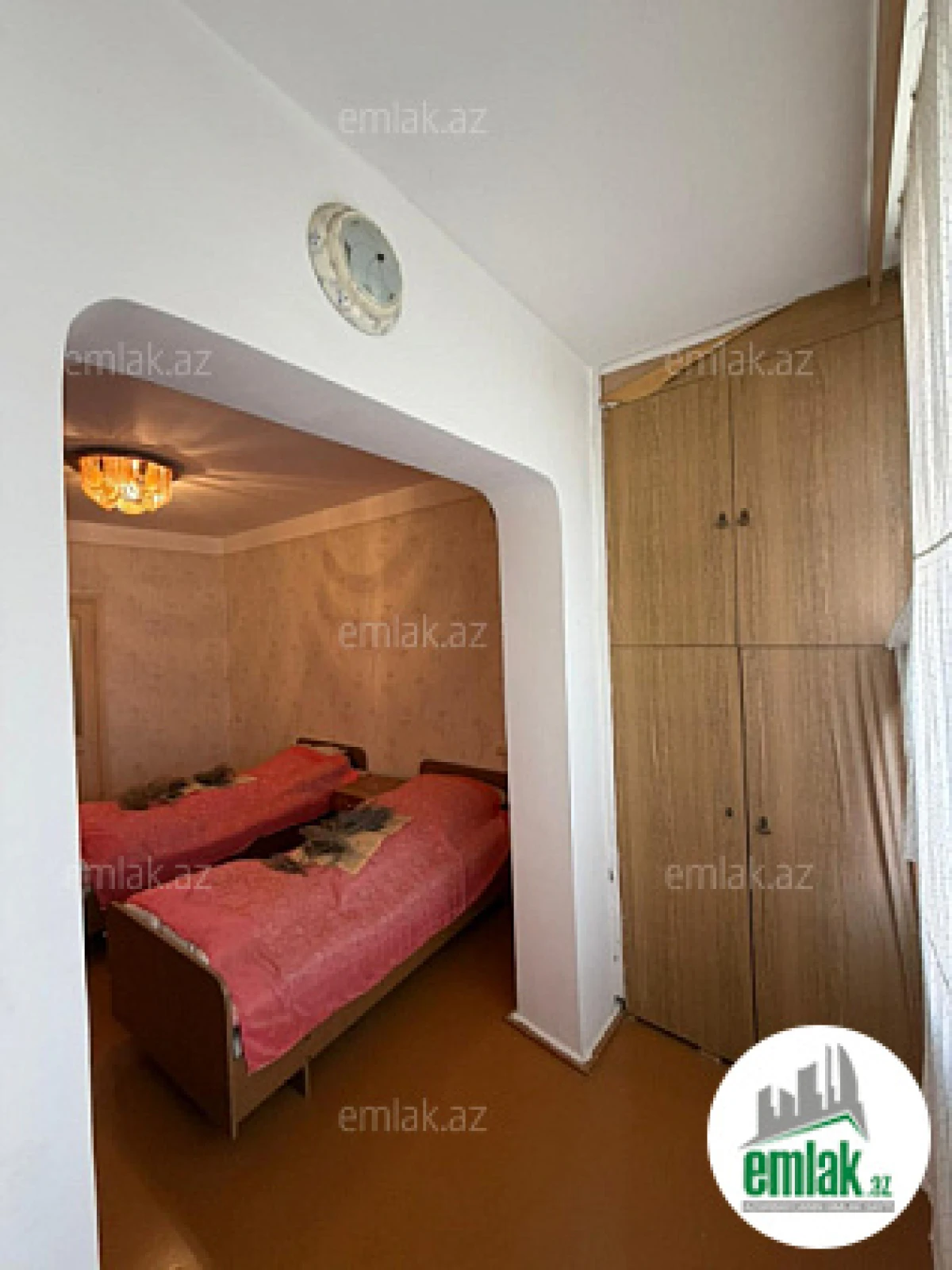 Satılır 4 otaqlı köhnə tikili 100 m²