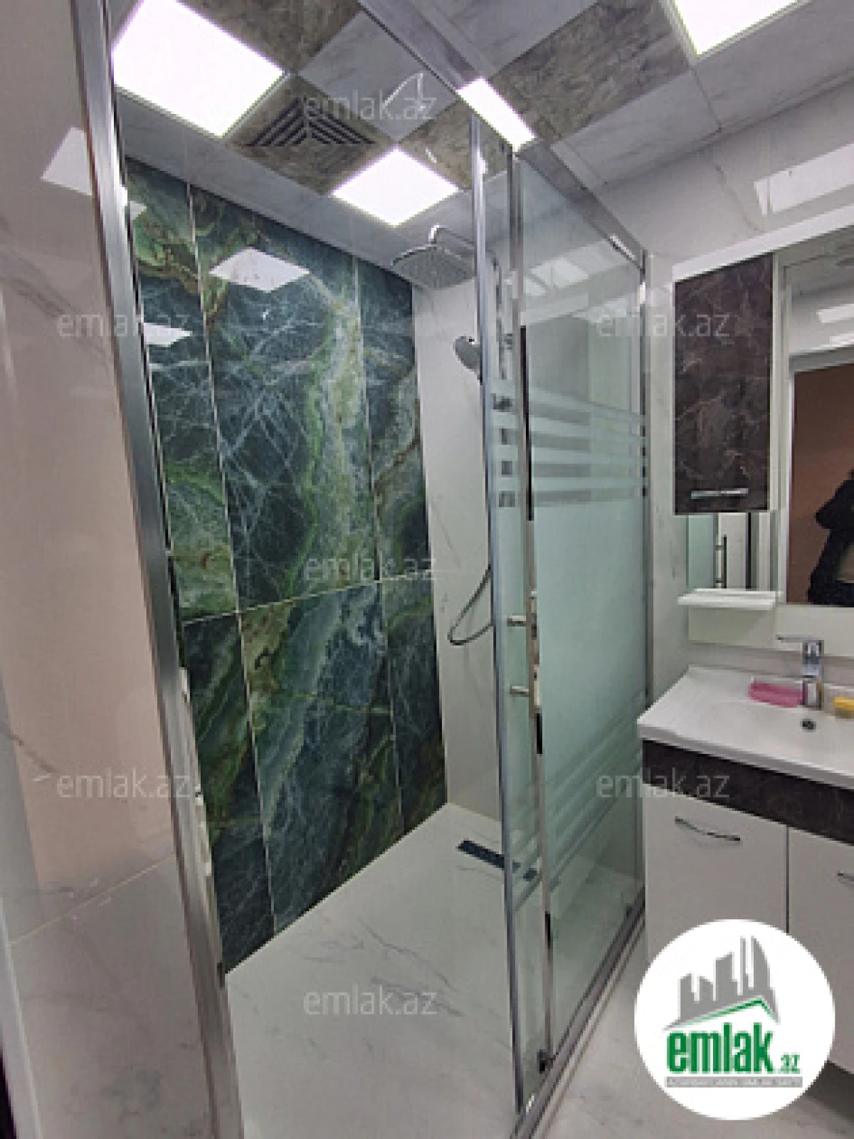 Satılır 2 otaqlı köhnə tikili 55 m²