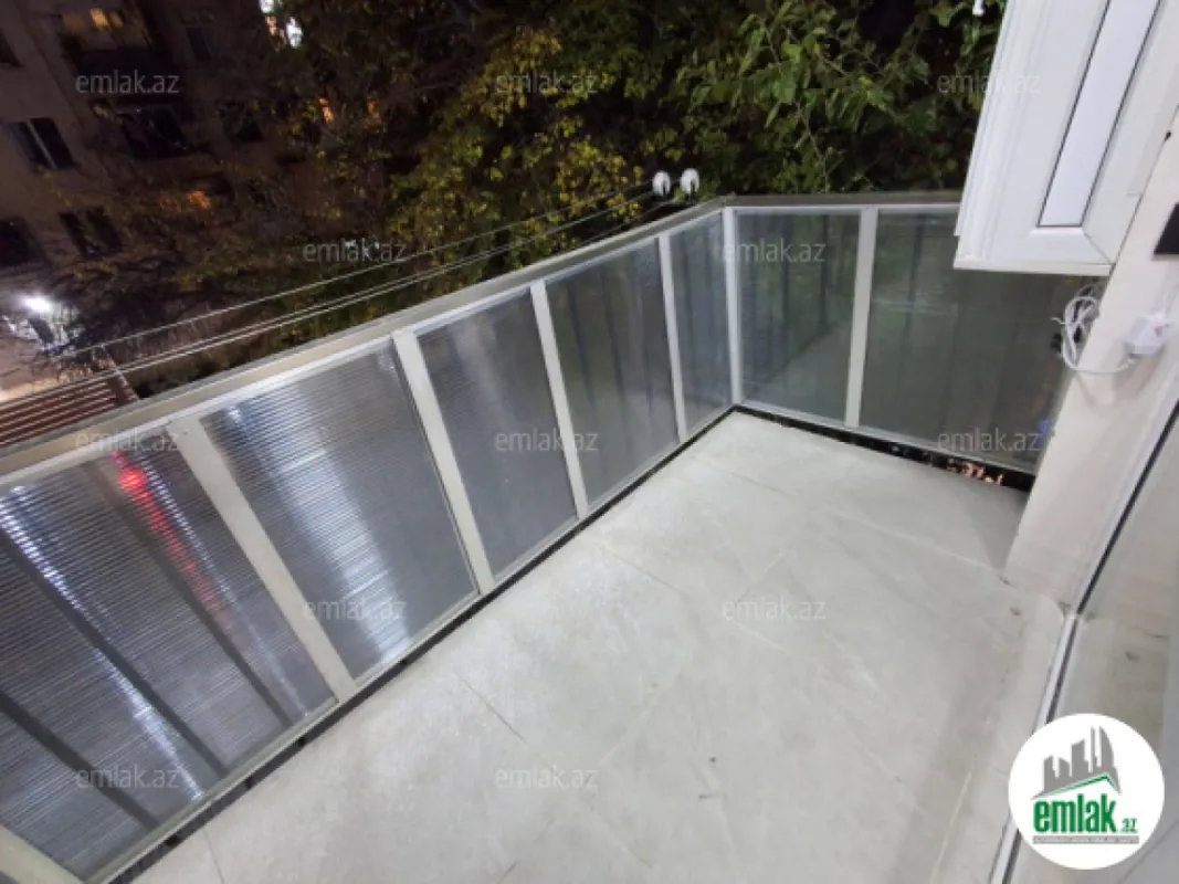 Satılır 2 otaqlı köhnə tikili 55 m²