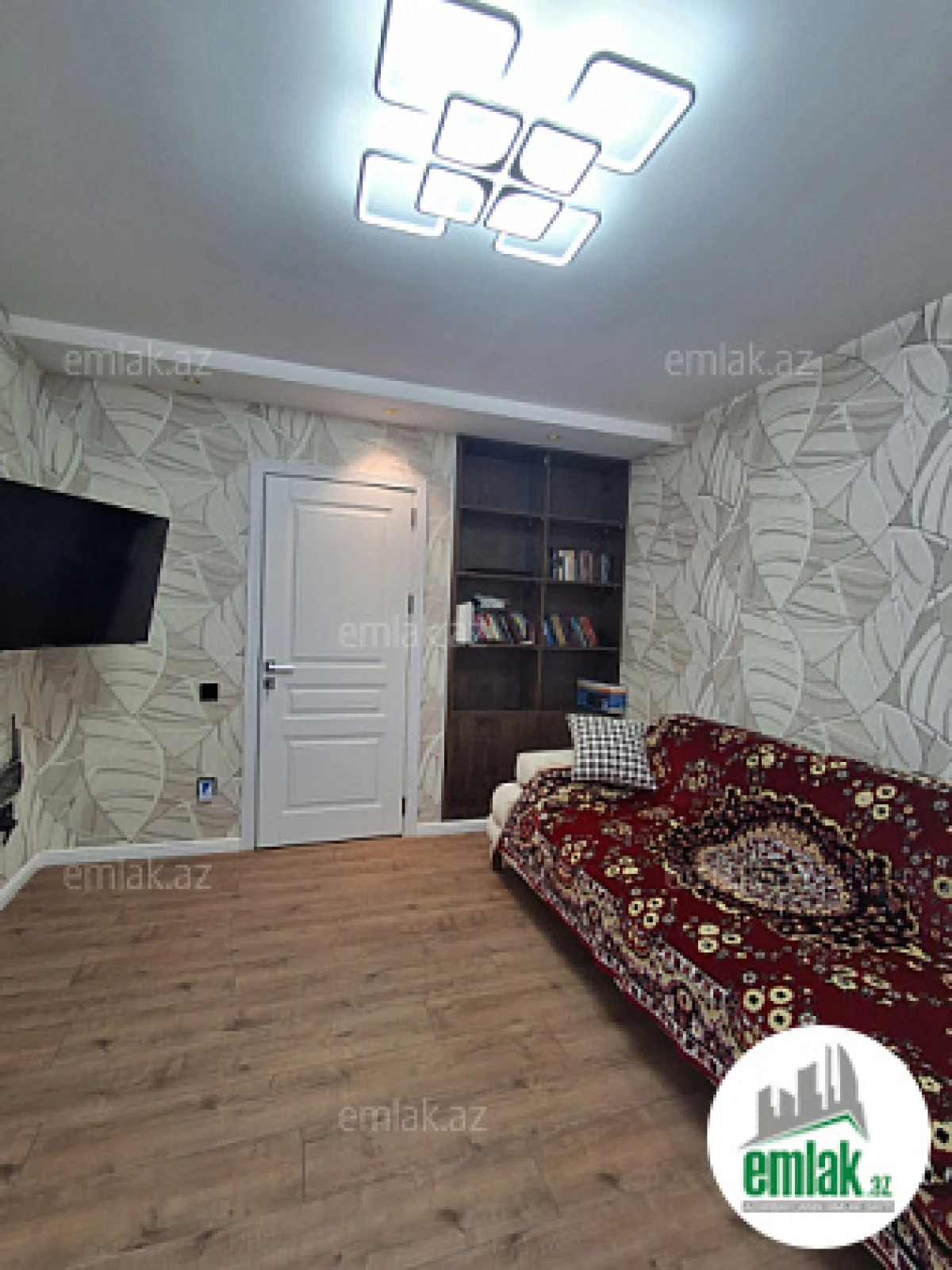 Satılır 2 otaqlı köhnə tikili 55 m²