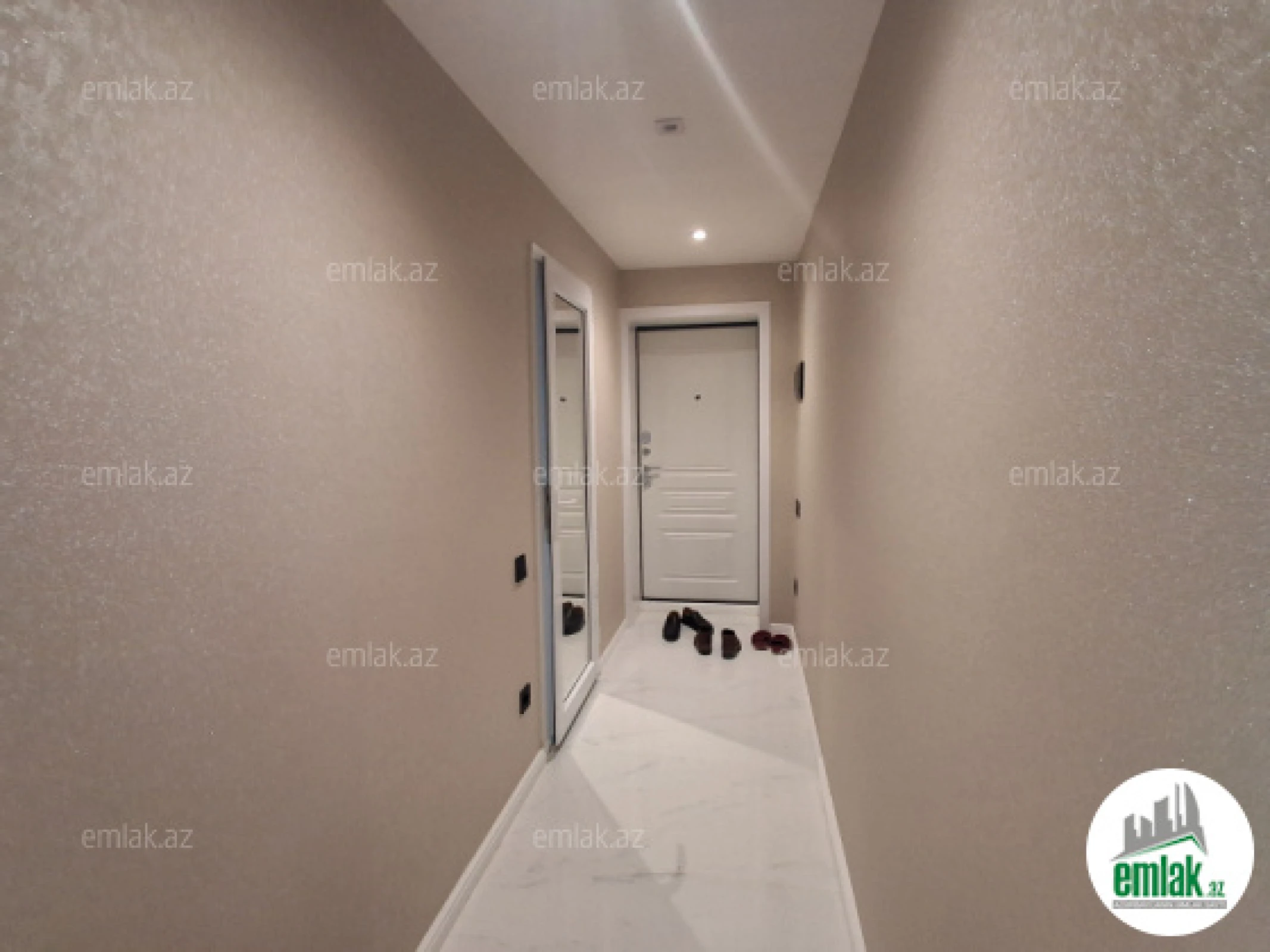 Satılır 2 otaqlı köhnə tikili 55 m²