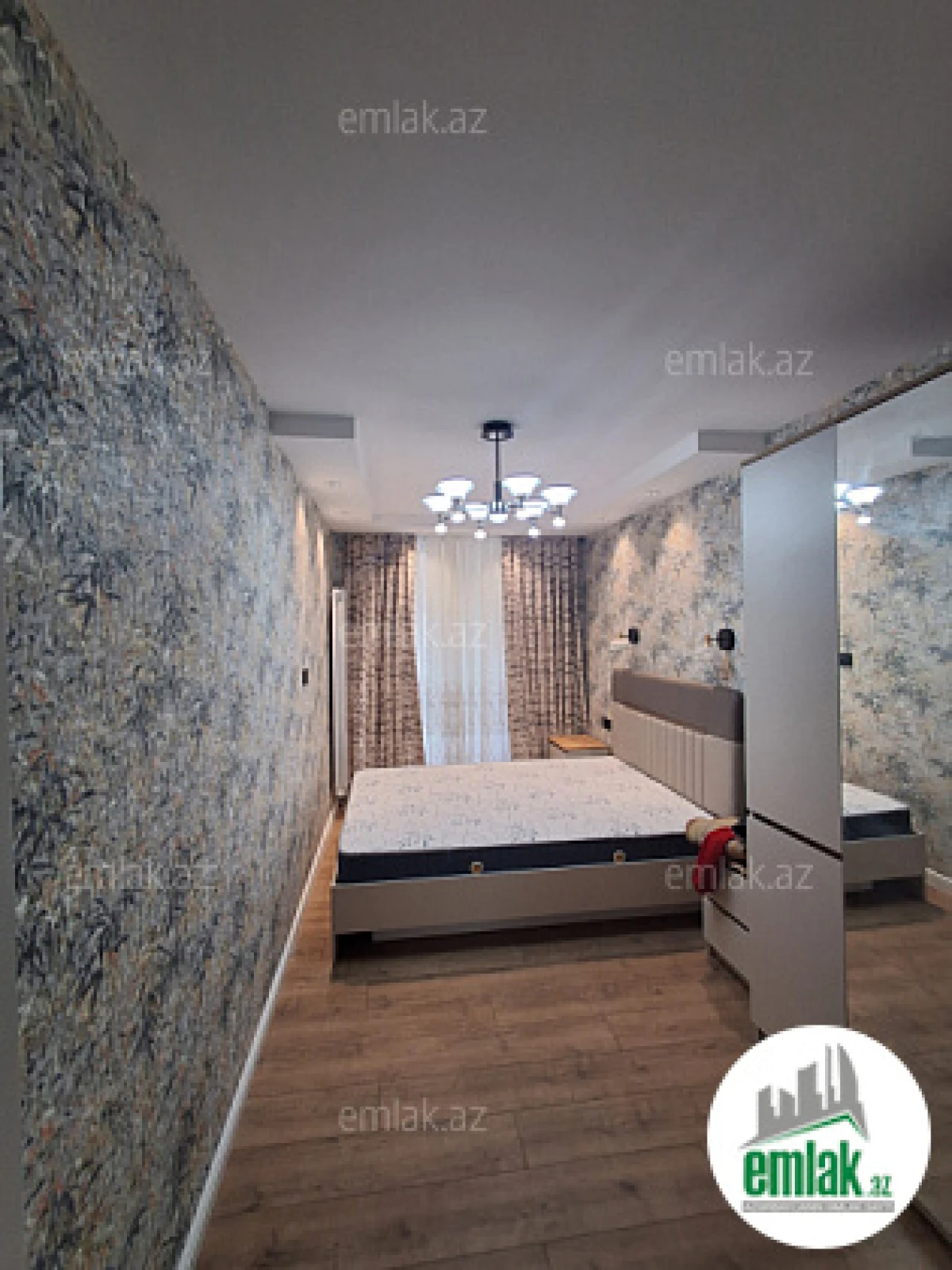 Satılır 2 otaqlı köhnə tikili 55 m²