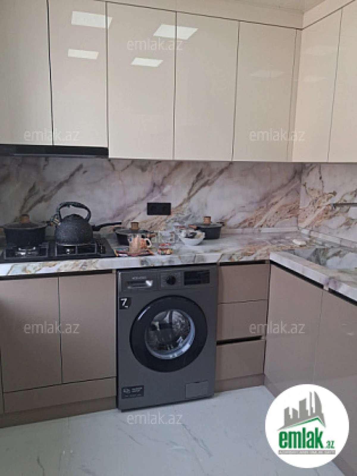 Satılır 2 otaqlı köhnə tikili 55 m²