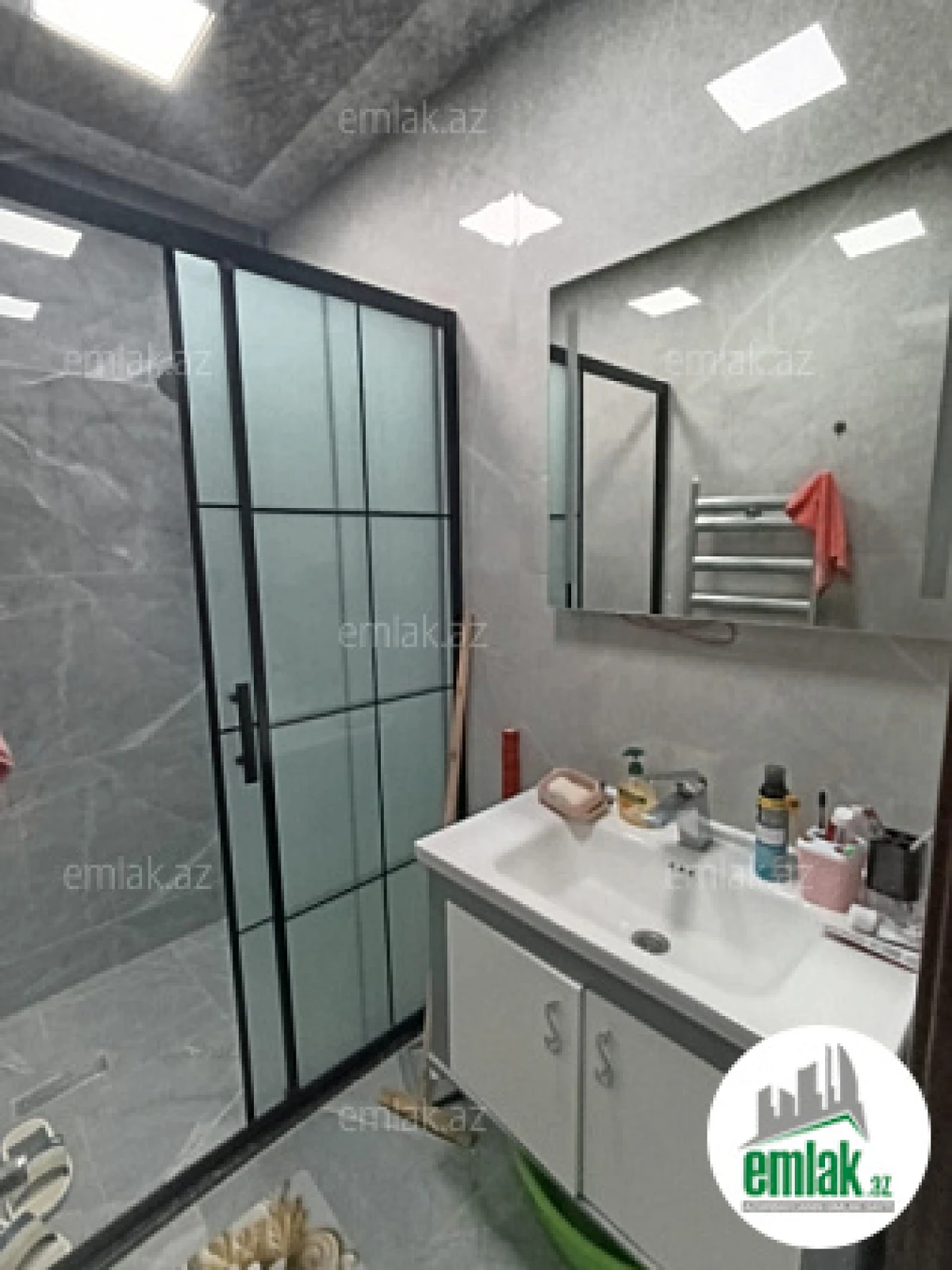 Satılır 3 otaqlı köhnə tikili 85 m²