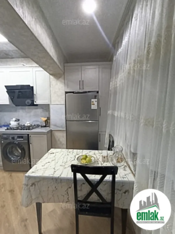 Satılır 3 otaqlı köhnə tikili 85 m²