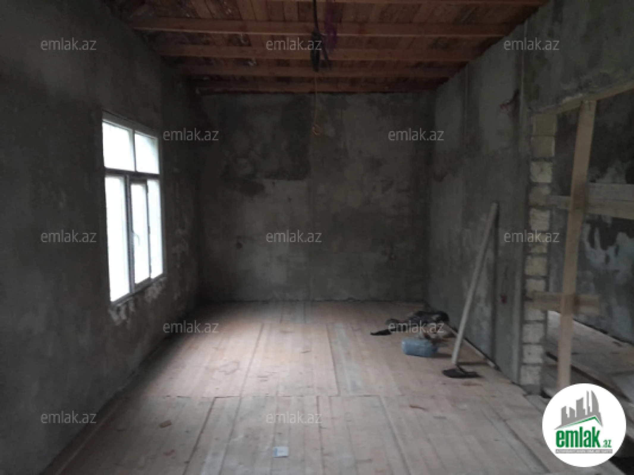 Satılır 6 otaqlı mənzil 200 m²