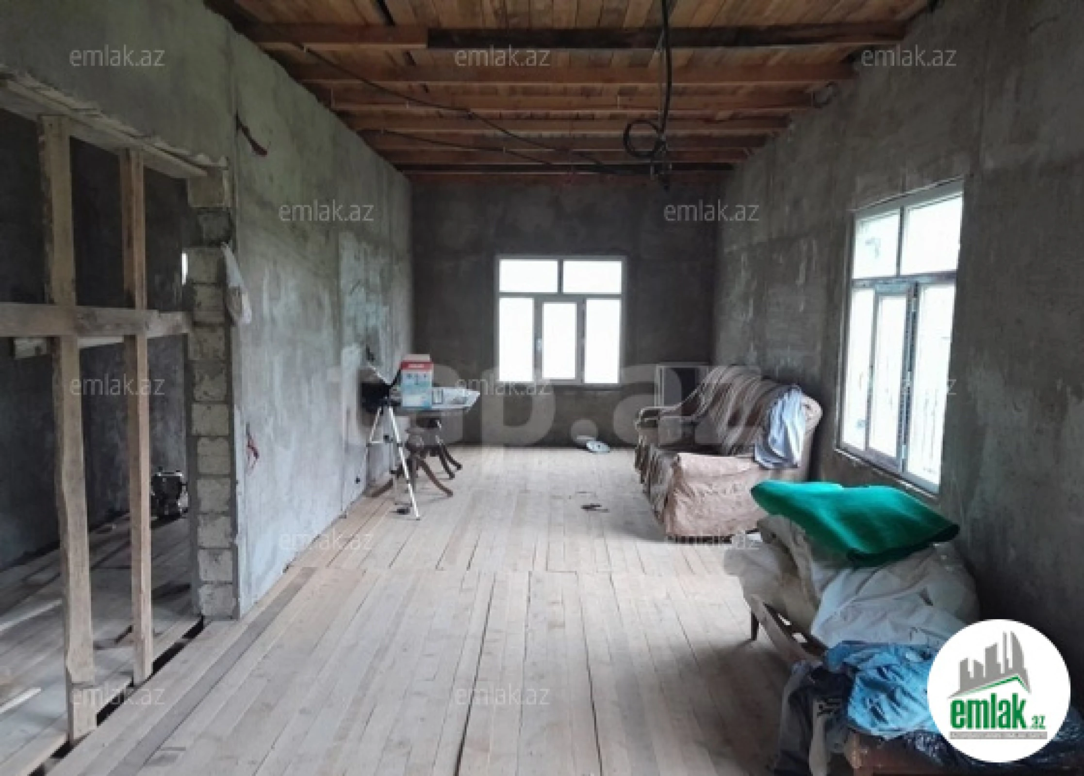 Satılır 6 otaqlı mənzil 200 m²