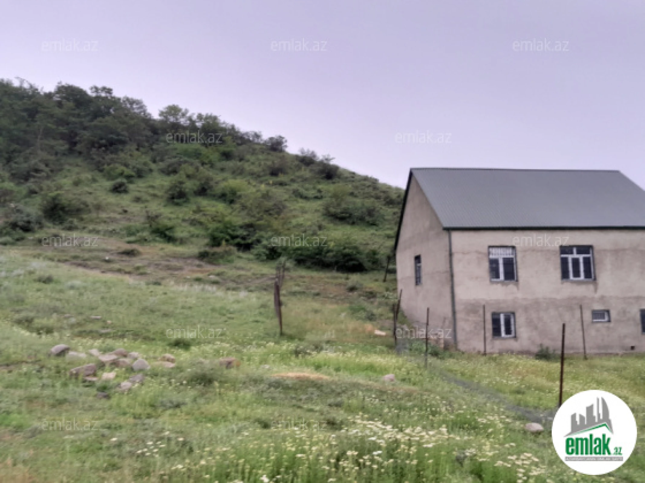 Satılır 6 otaqlı mənzil 200 m²