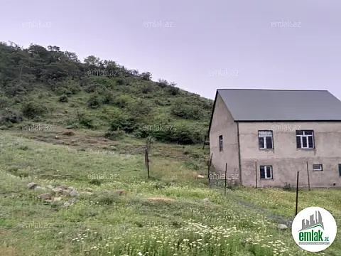 Satılır 6 otaqlı mənzil 200 m²