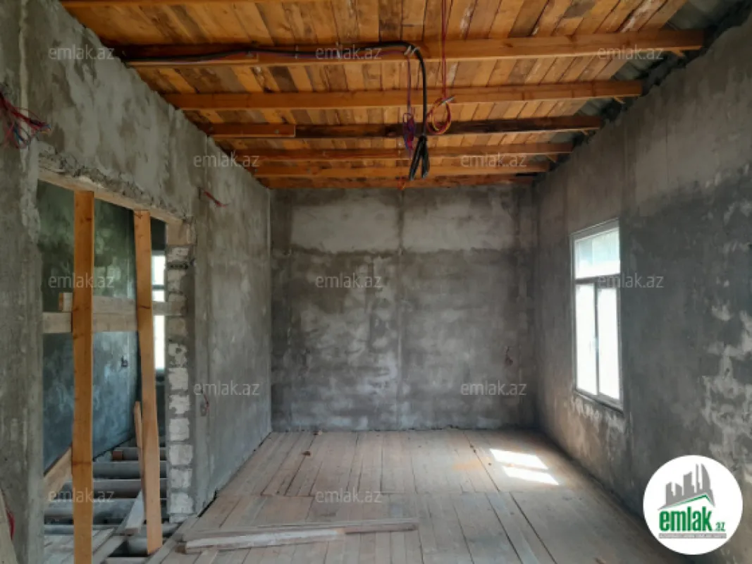 Satılır 6 otaqlı mənzil 200 m²