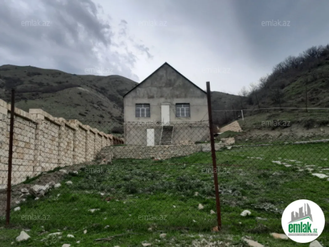 Satılır 6 otaqlı mənzil 200 m²