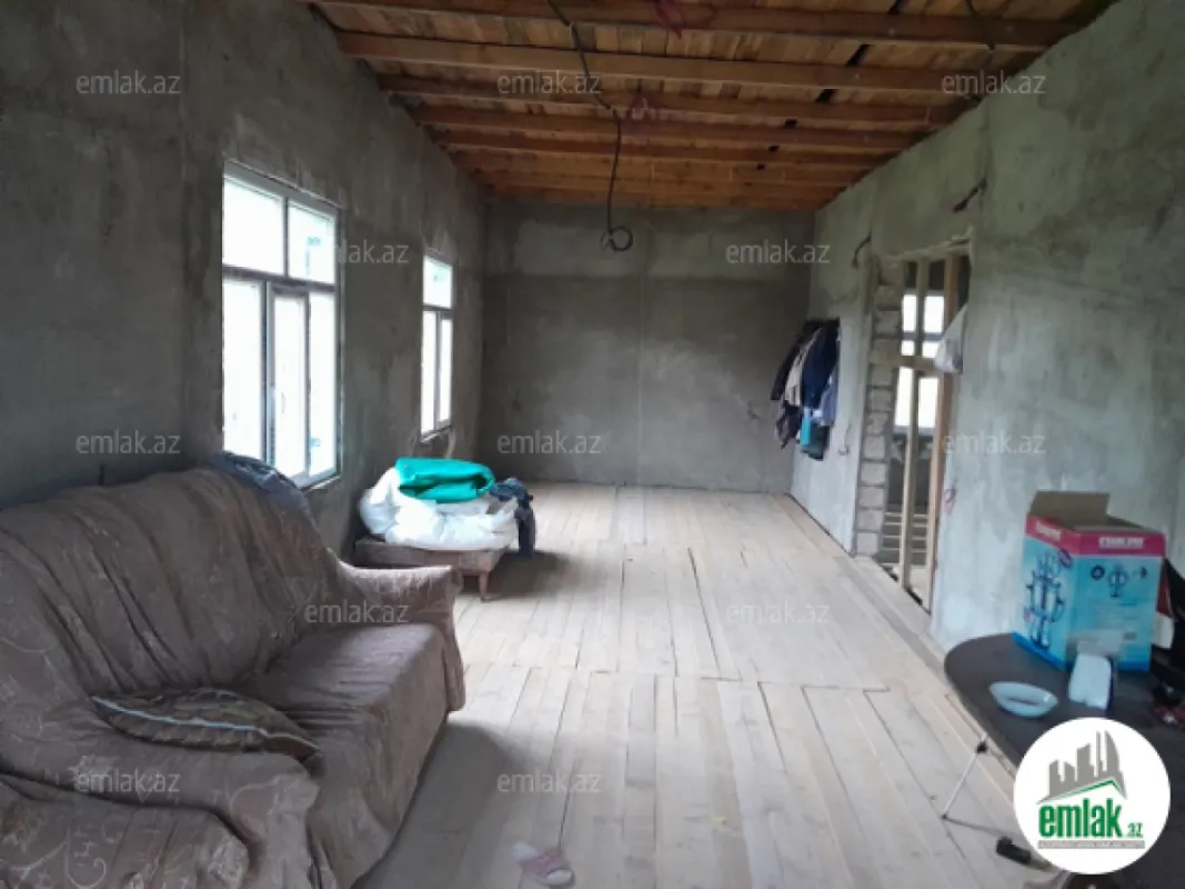 Satılır 6 otaqlı mənzil 200 m²