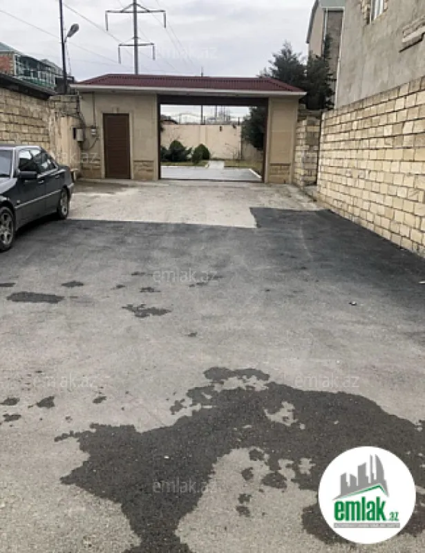 Satılır 7 otaqlı həyət evi 300 m²