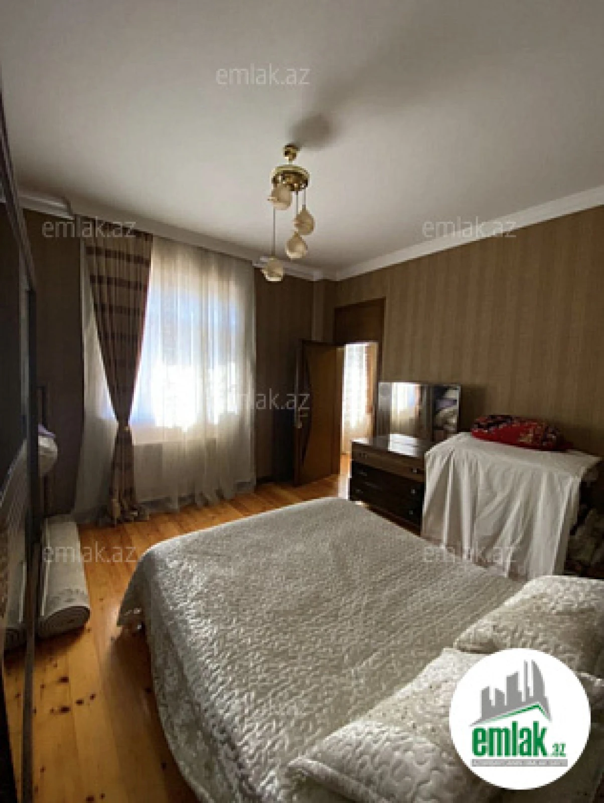 Satılır 7 otaqlı həyət evi 300 m²