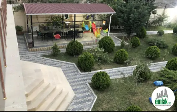 Satılır 7 otaqlı həyət evi 300 m²