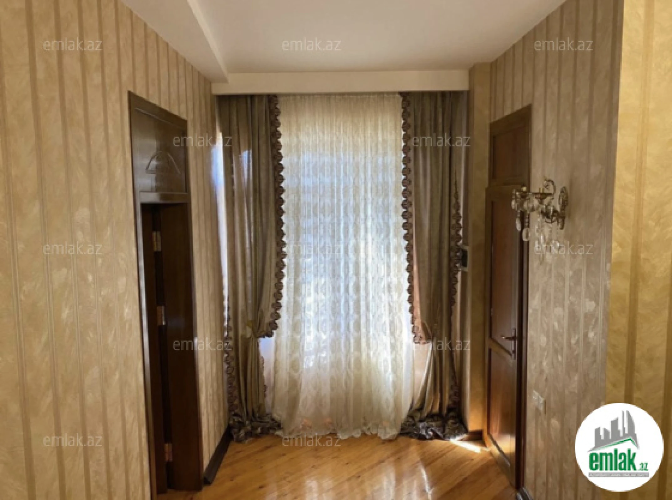 Satılır 7 otaqlı həyət evi 300 m²