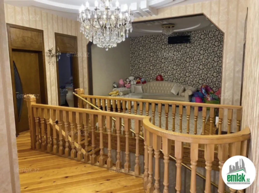 Satılır 7 otaqlı həyət evi 300 m²