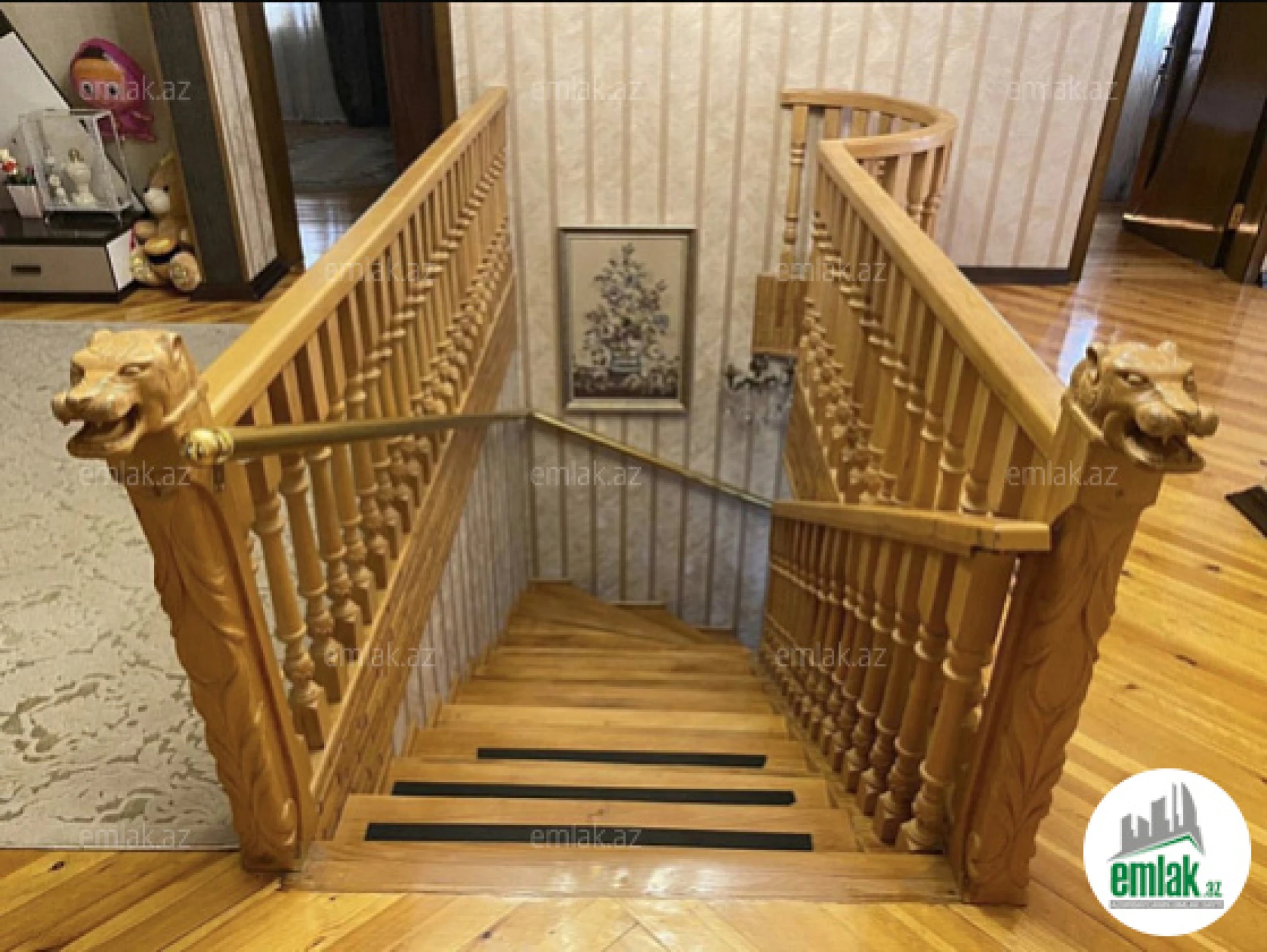 Satılır 7 otaqlı həyət evi 300 m²