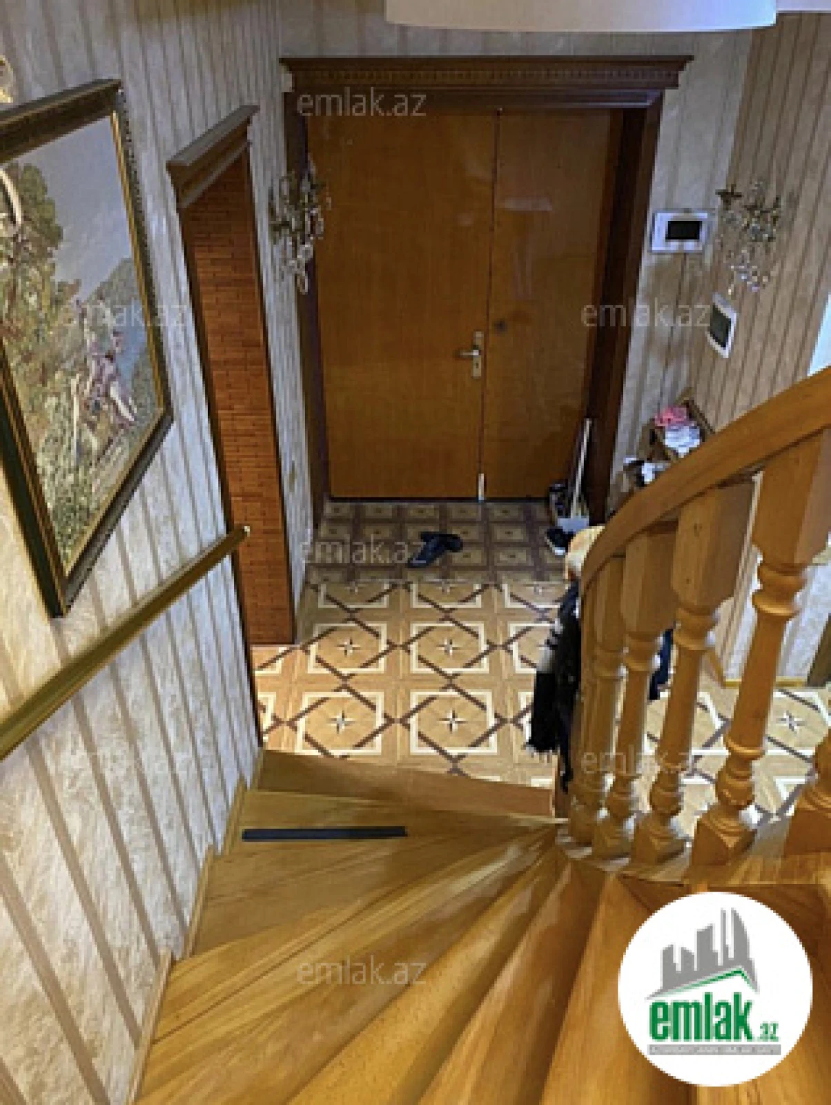 Satılır 7 otaqlı həyət evi 300 m²