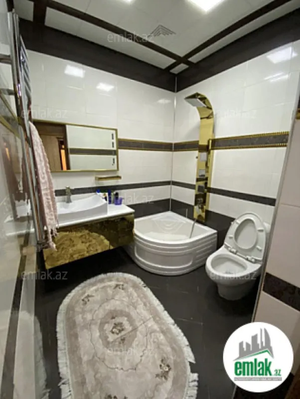 Satılır 7 otaqlı həyət evi 300 m²