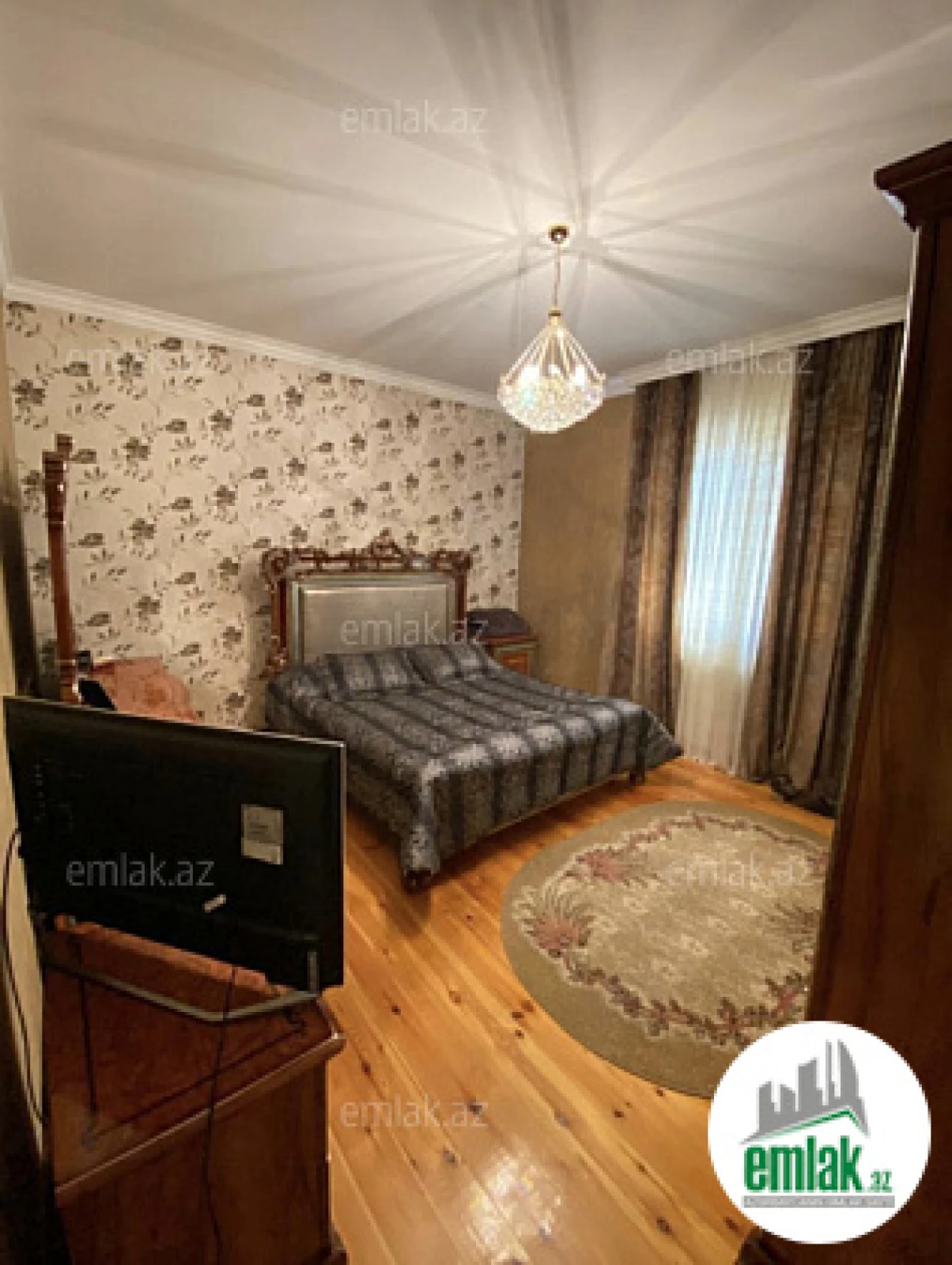 Satılır 7 otaqlı həyət evi 300 m²