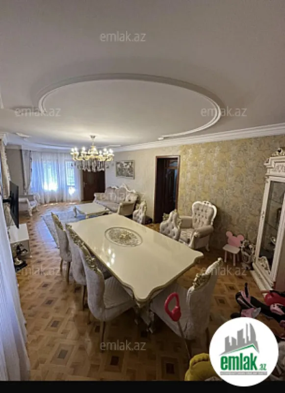 Satılır 7 otaqlı həyət evi 300 m²