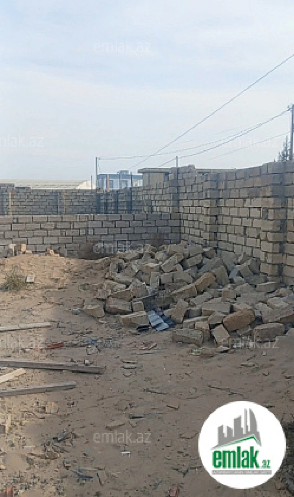 Satılır 4 otaqlı mənzil 156 m²