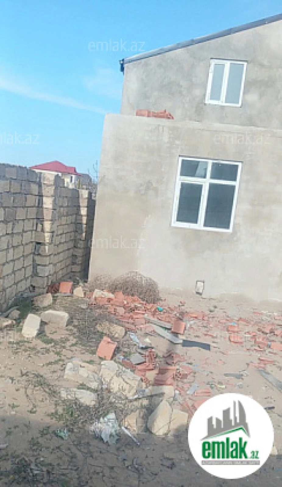 Satılır 4 otaqlı mənzil 156 m²