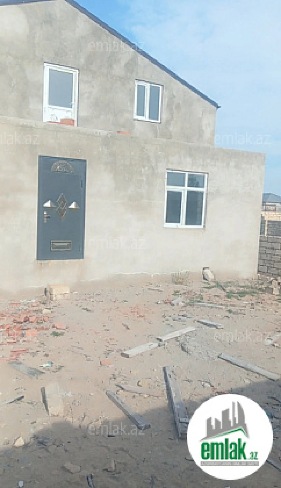 Satılır 4 otaqlı mənzil 156 m²