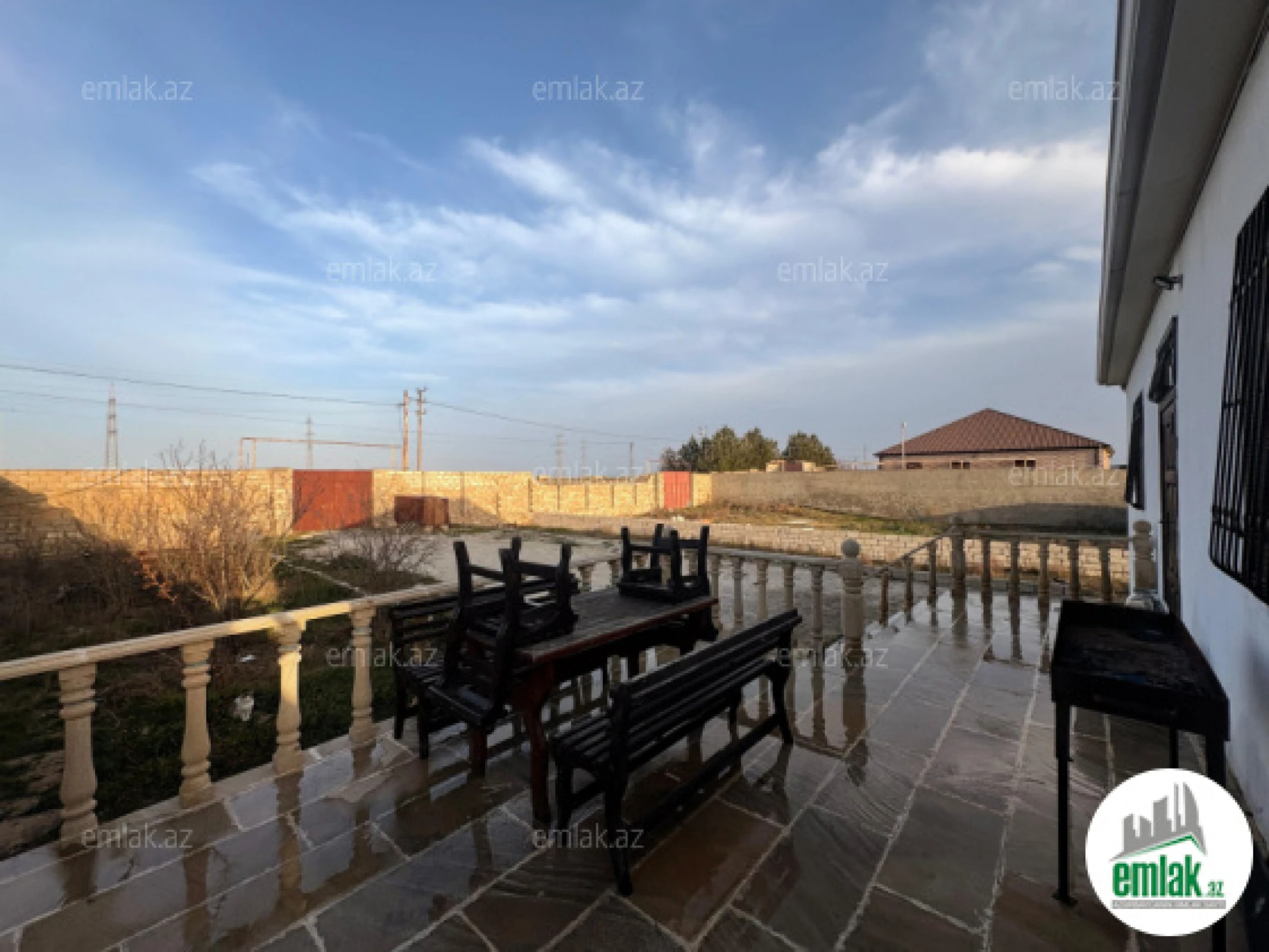 Satılır 4 otaqlı həyət evi 144 m²