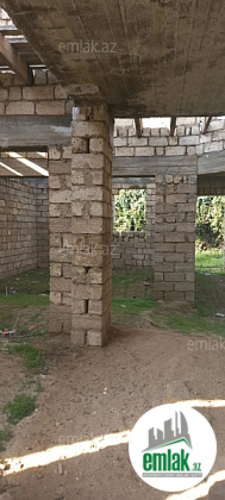 Satılır 8 otaqlı həyət evi 340 m²